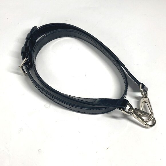 LOUIS VUITTON Black Leather Shoulder Bag - Picture 2 of 16